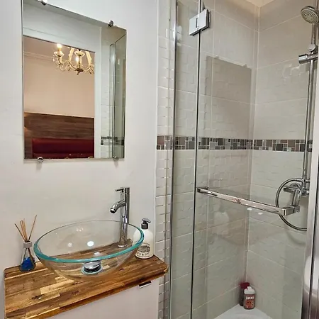 Apartment Style Hoteliere Dans Partage, La Zen Proxy Paris, Stade De France *