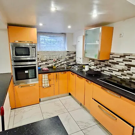 Style Hoteliere Dans Partage, La Zen Proxy Paris, Stade De France Epinay-sur-Seine